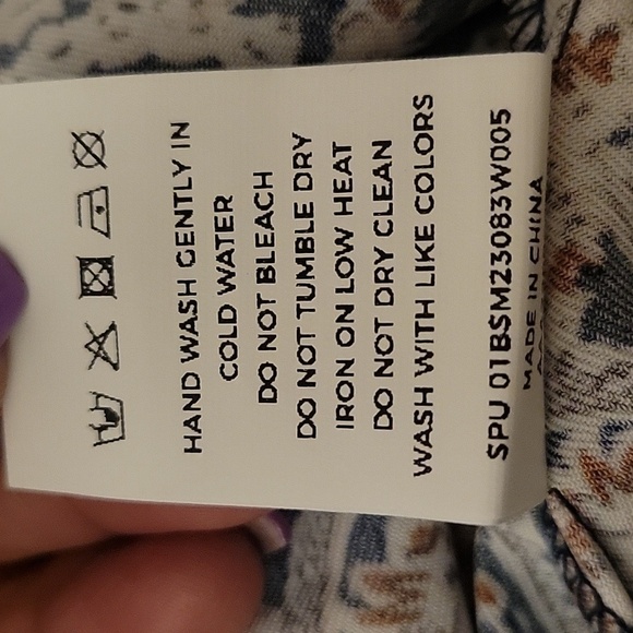 BloomChic Bandana Print Tassels Tie Neck Flutter Sleeve Blouse, Size: 18-20, NWT - Picture 8 of 9